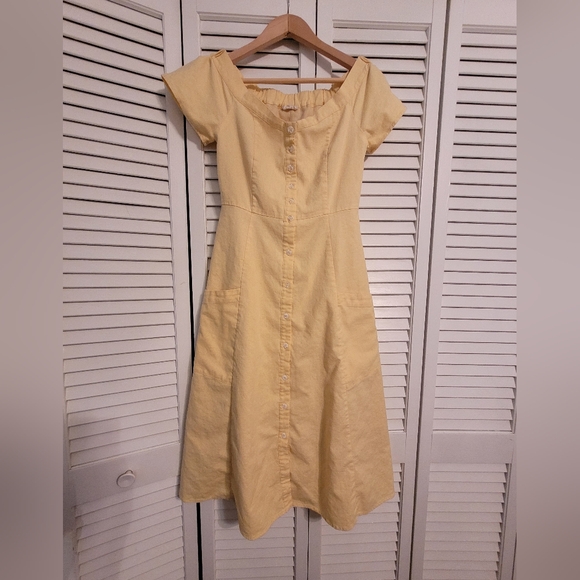 Hem & Thread Dresses & Skirts - Hem & Thread Yellow Button-Down Midi Dress
